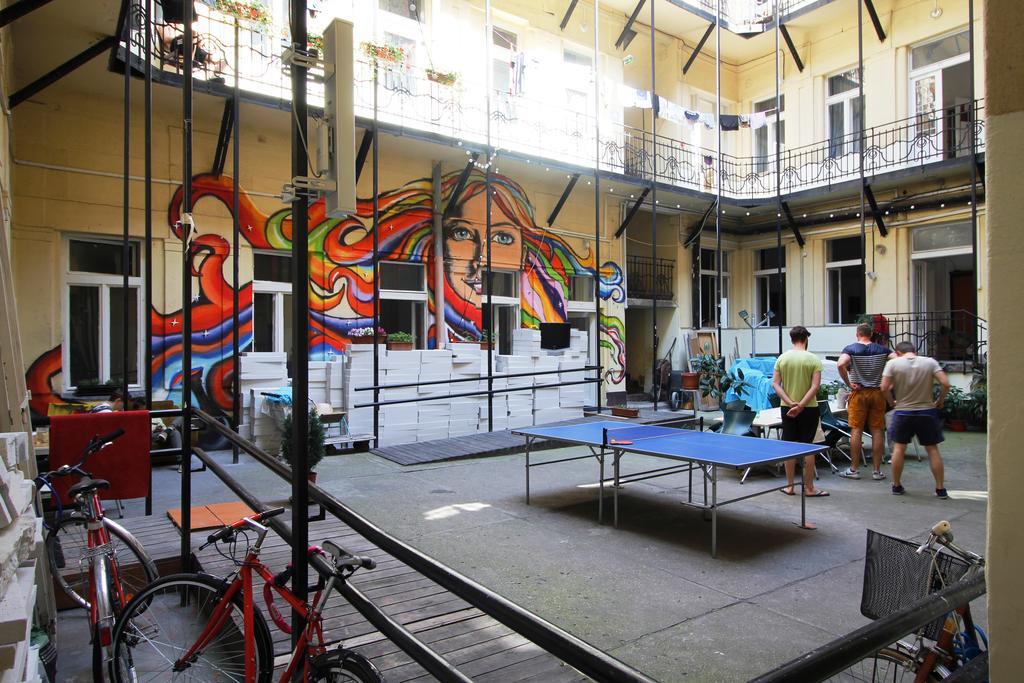 Hostal Dbc *